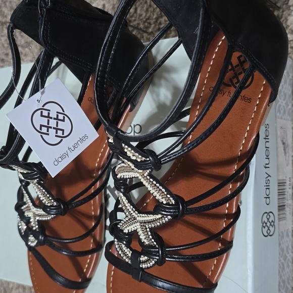 Daisy Fuentes Gladiator Sandals - Picture 3 of 4